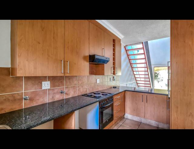 3 BEDROOM SECTIONAL TITLE RENTED IN LONEHILL